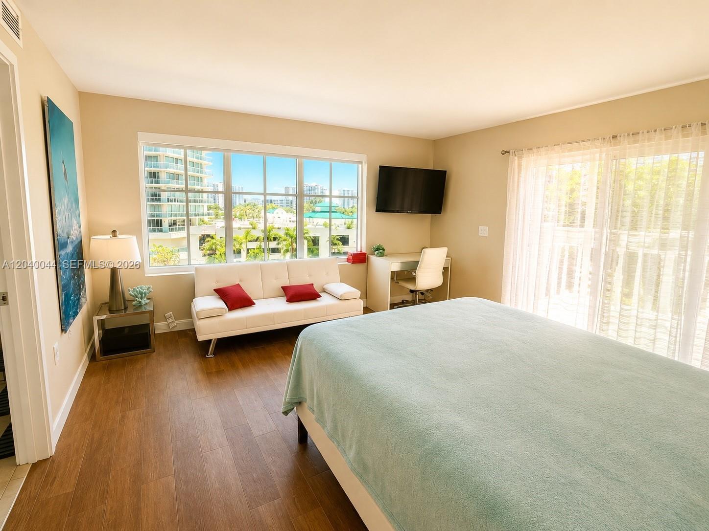 200 Sunny Isles Boulevard