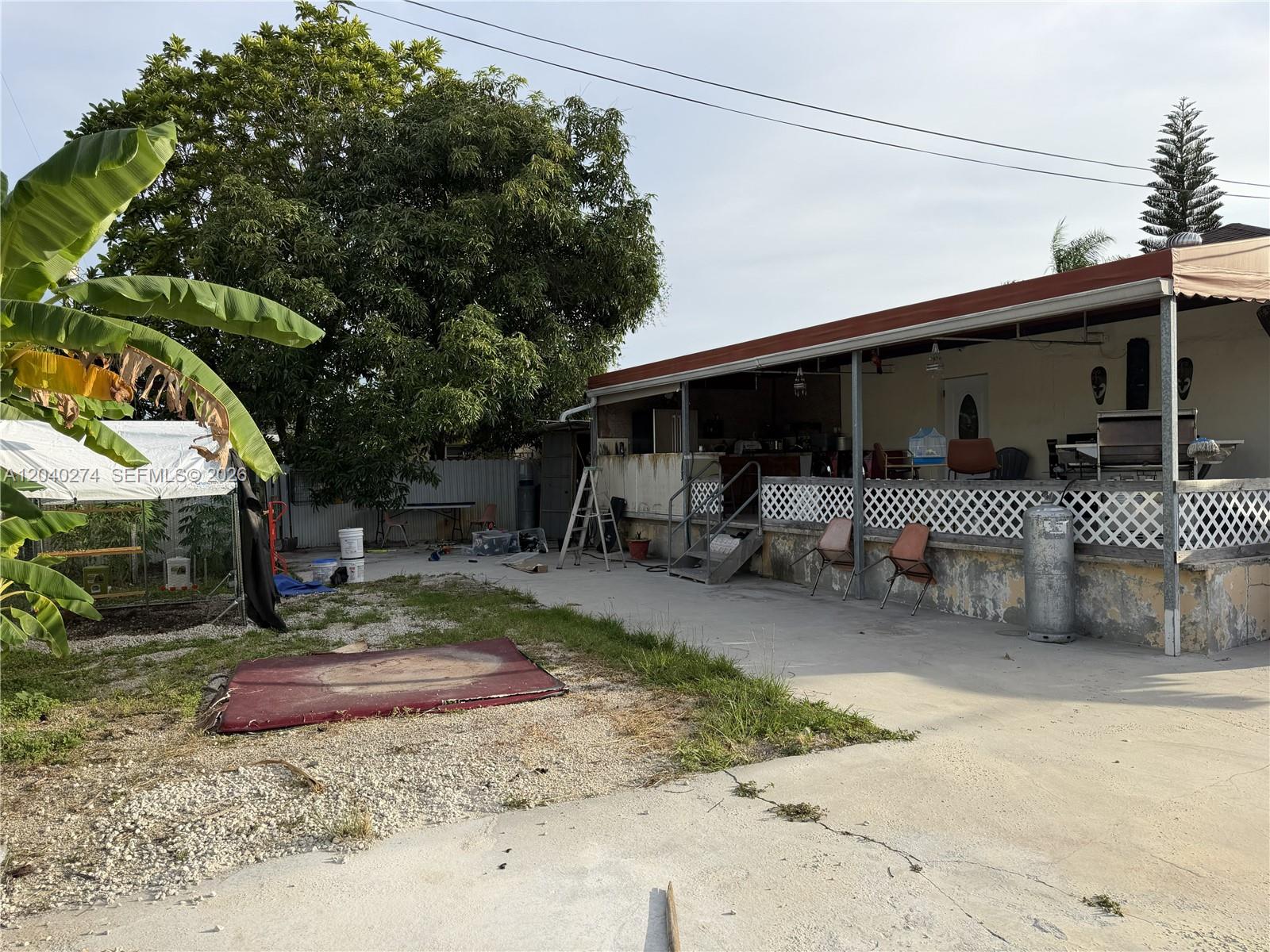 521 NW 32nd Place