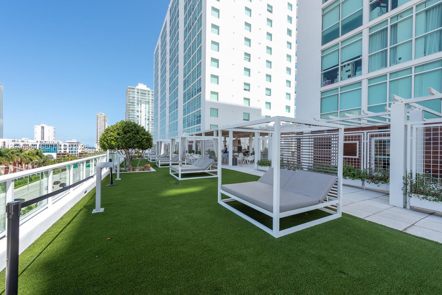 400 Sunny Isles Boulevard