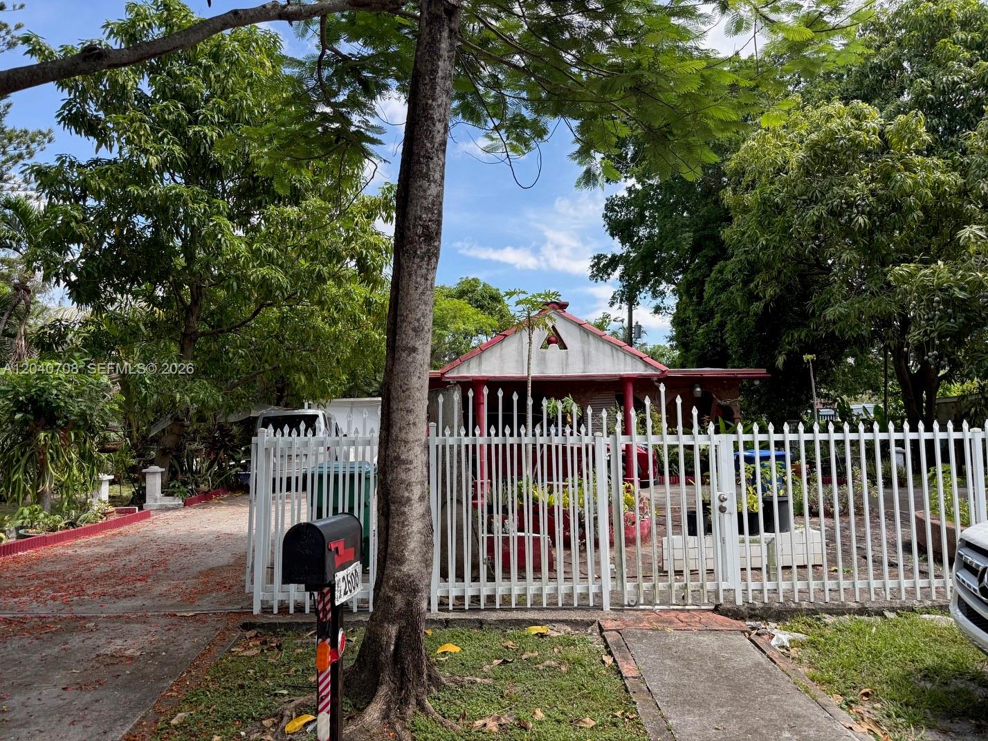 12600 Country Club Lane