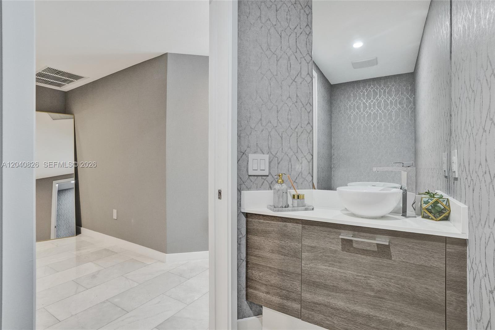 650 NE 32nd Street