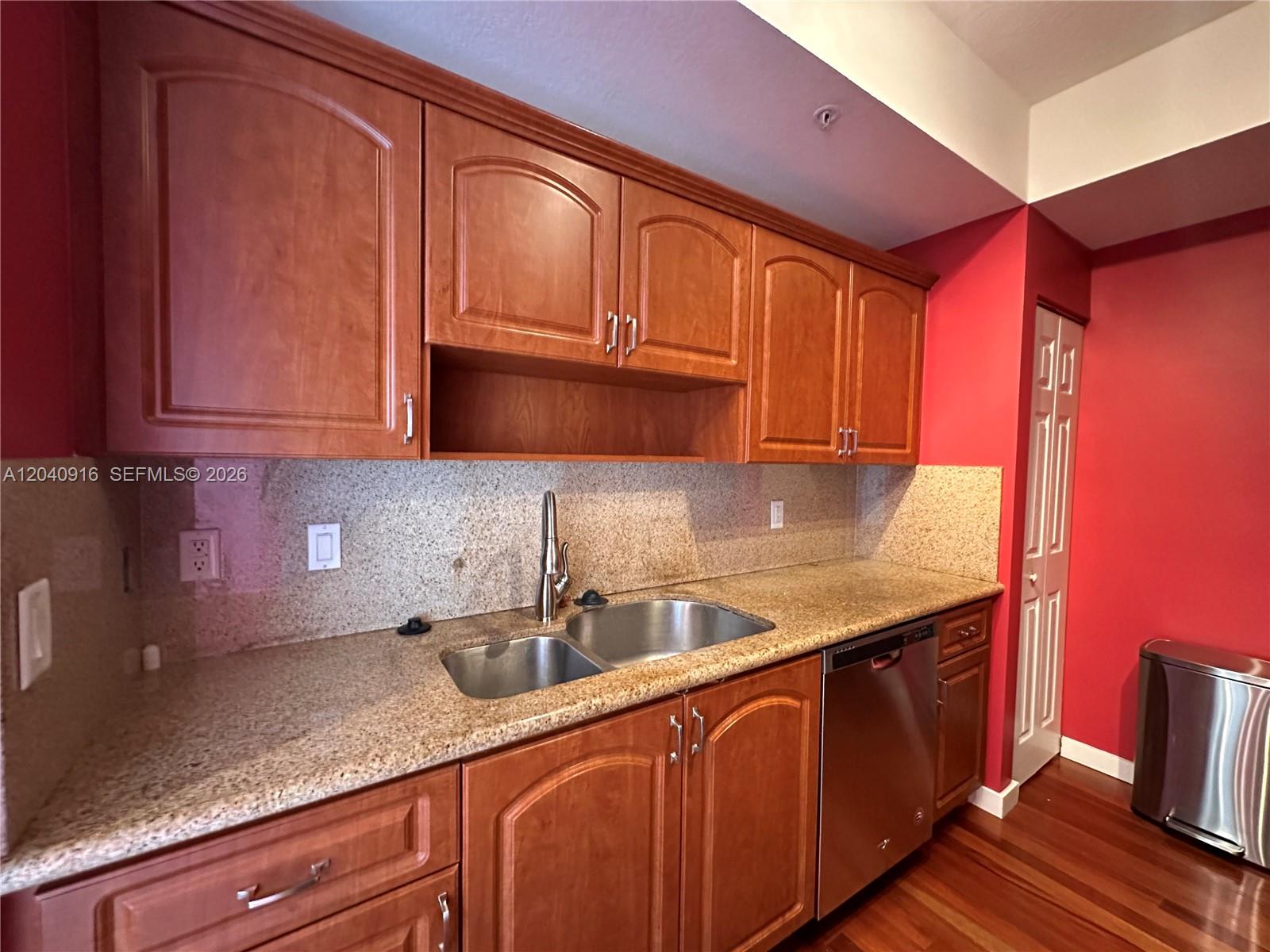 3590 Coral Way