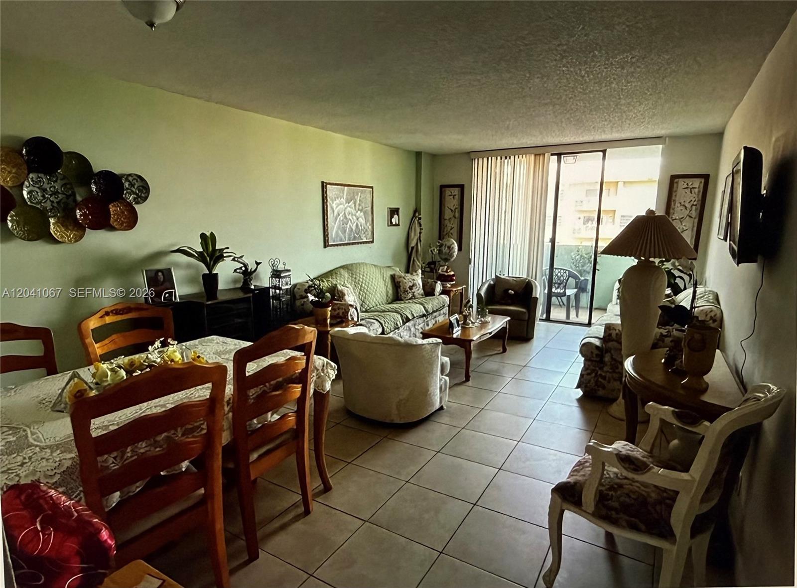 1825 W 44th Place