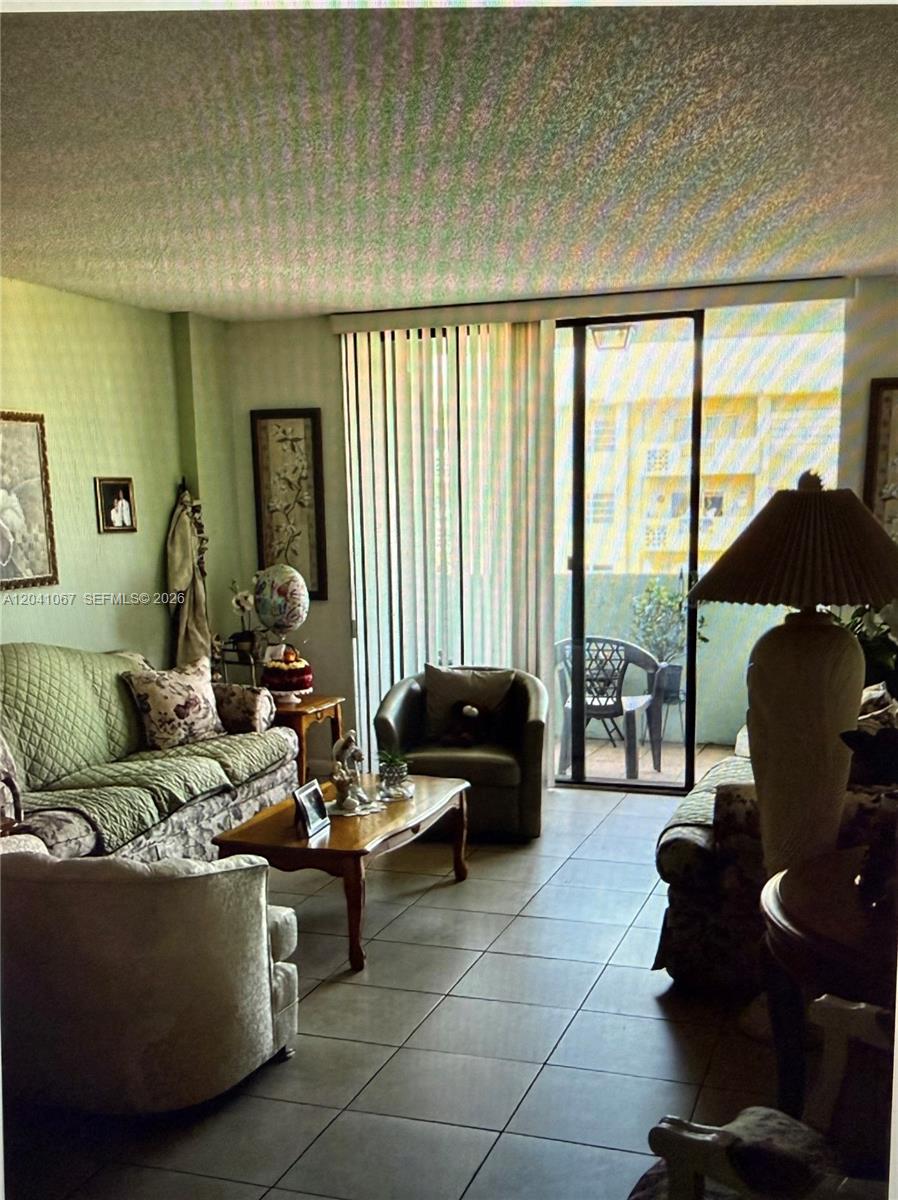 1825 W 44th Place