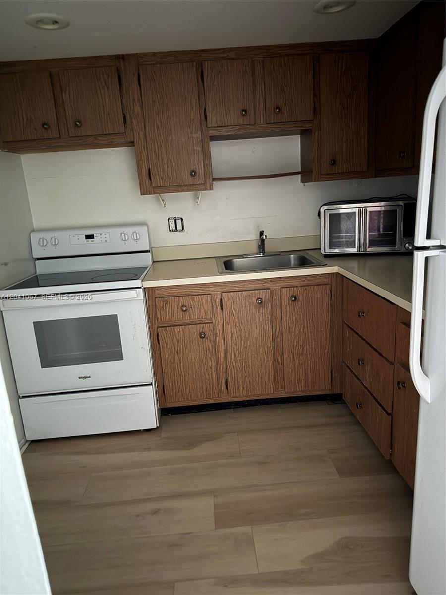 1825 W 44th Place