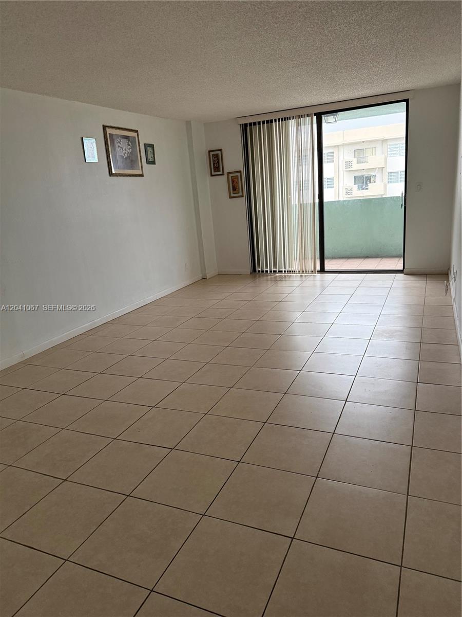 1825 W 44th Place