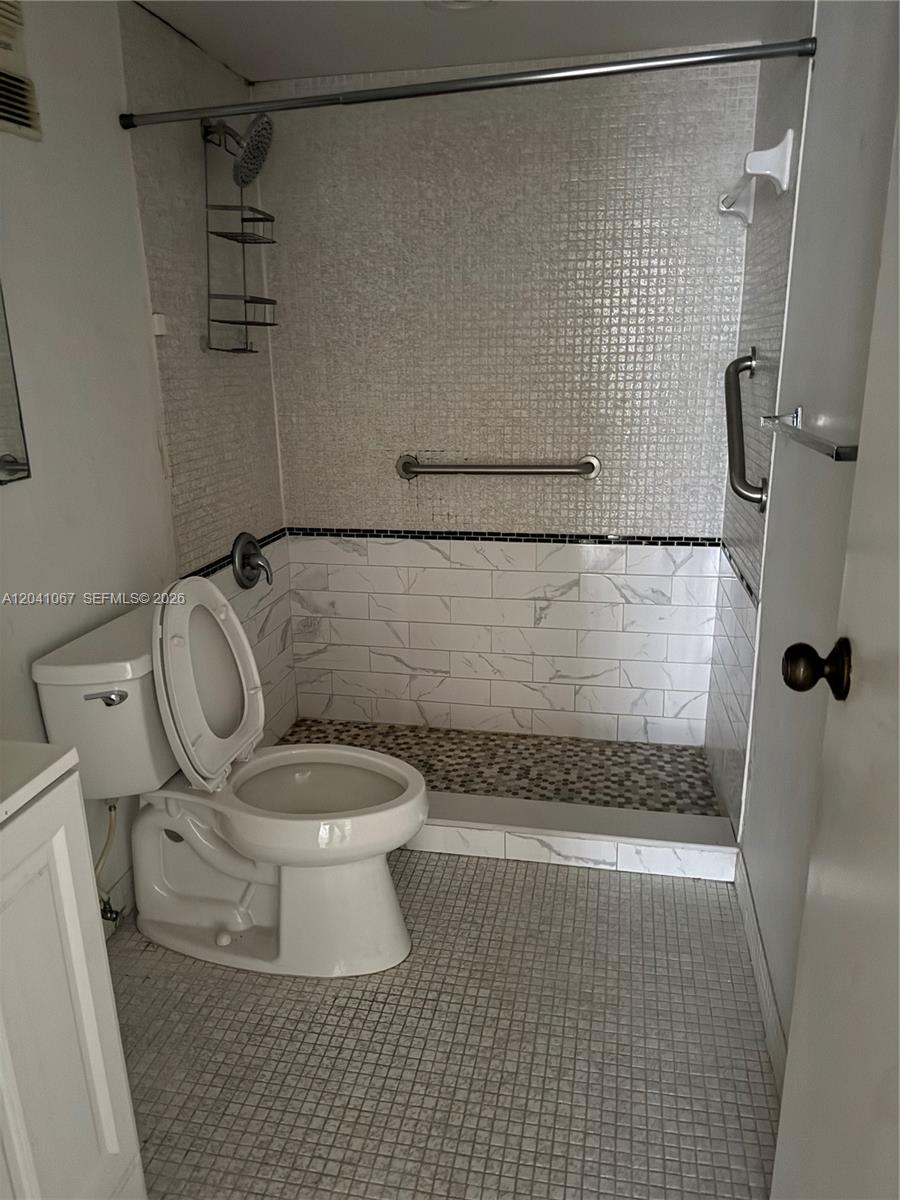 1825 W 44th Place