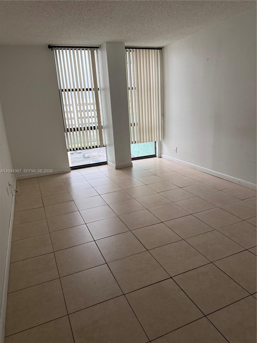1825 W 44th Place