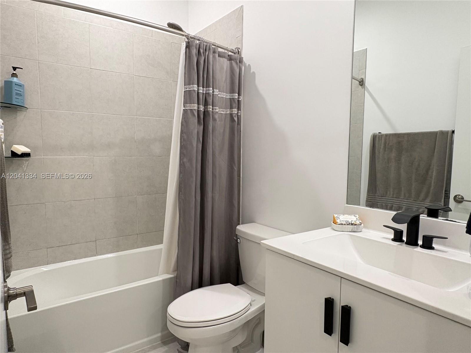 3482 W 114th Terrace