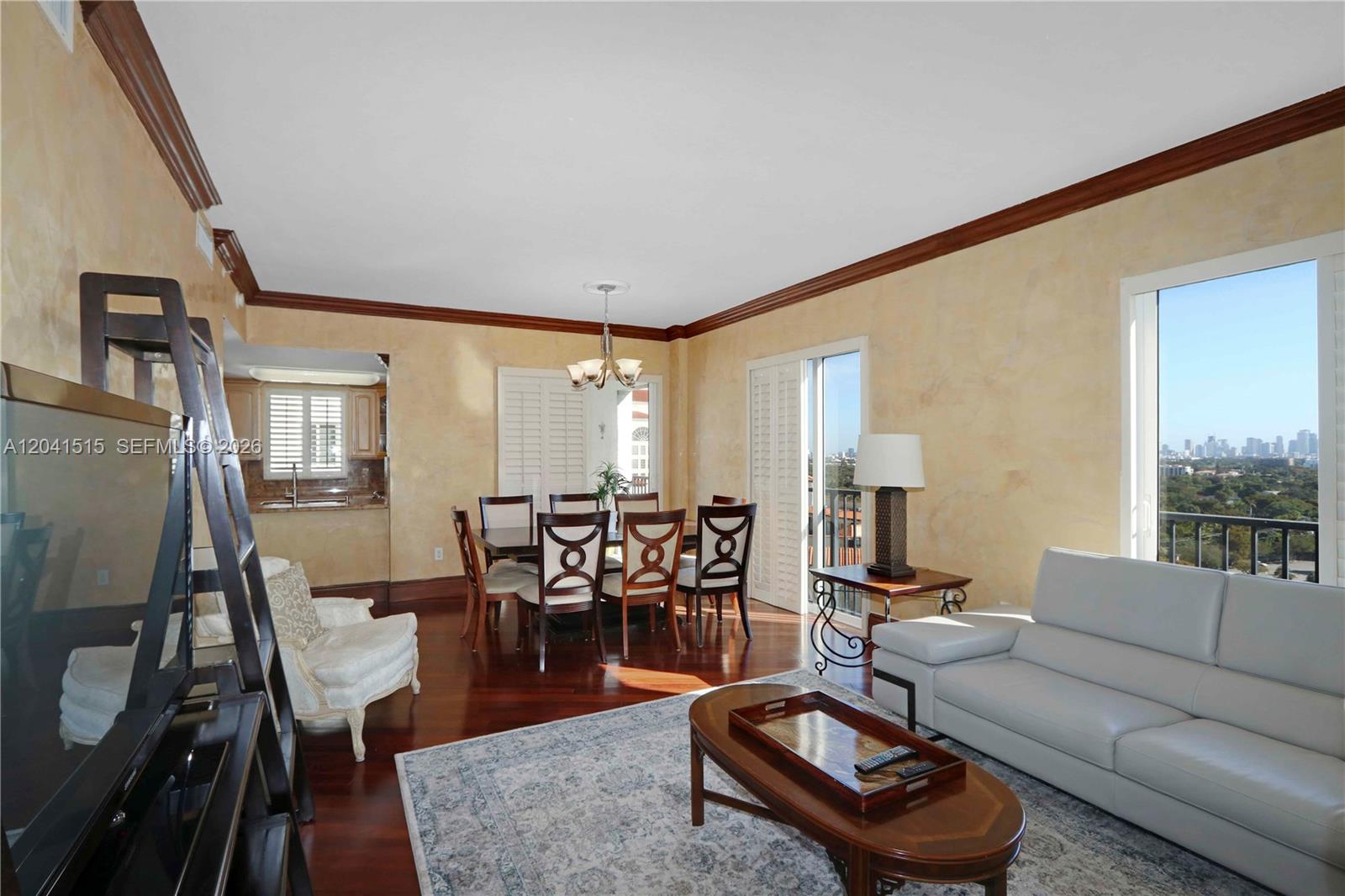 10 Aragon Avenue