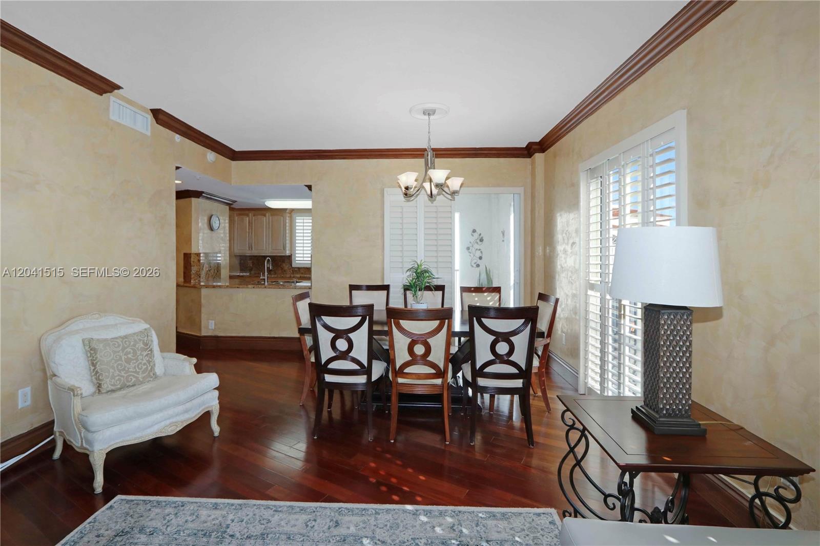 10 Aragon Avenue