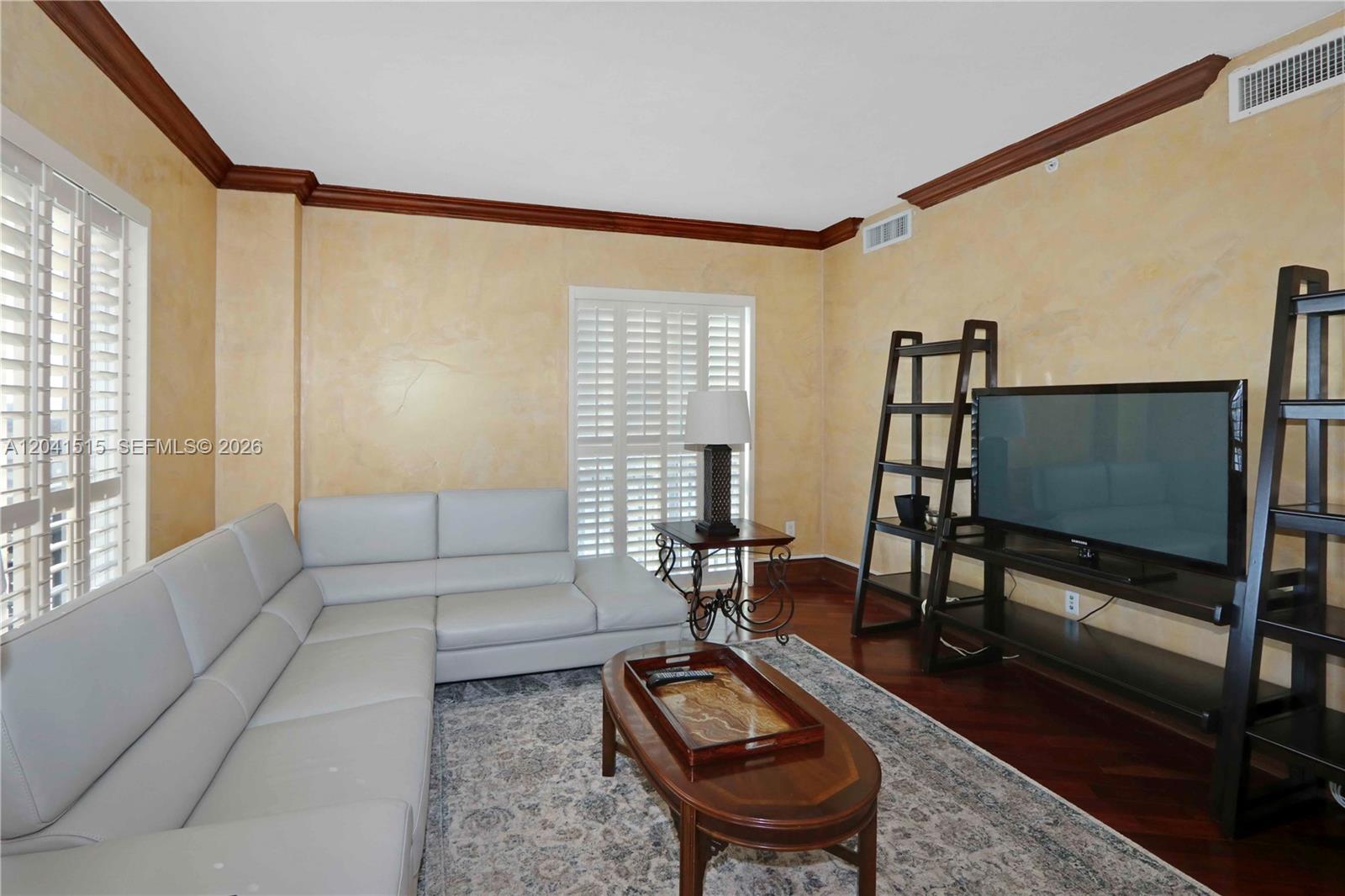10 Aragon Avenue