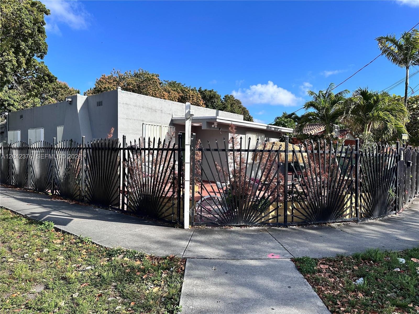 2737 NW 13th Avenue