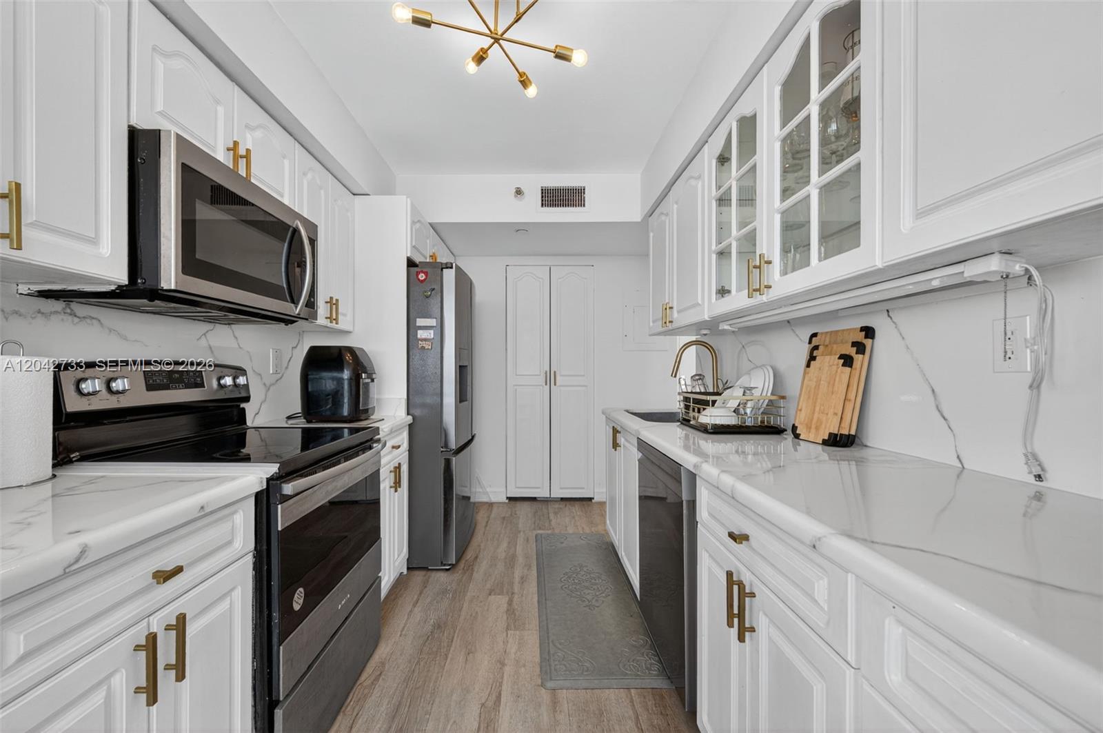 3500 Mystic Pointe Drive