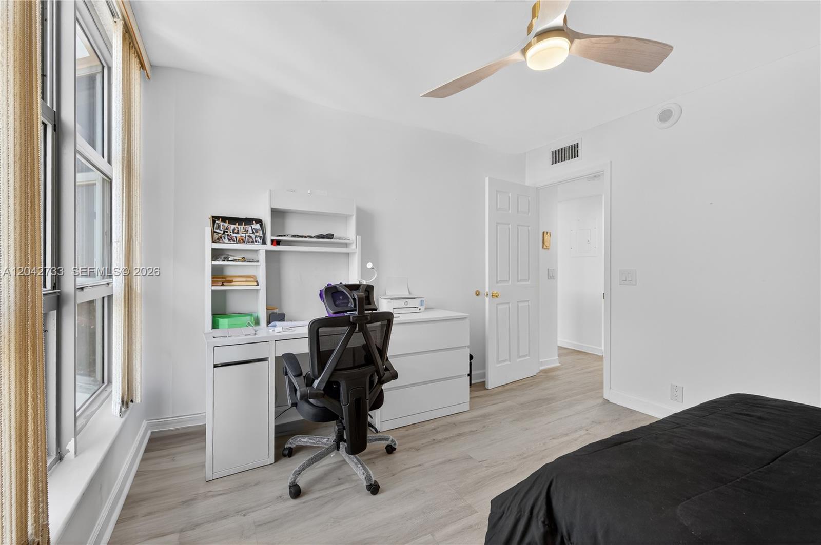 3500 Mystic Pointe Drive