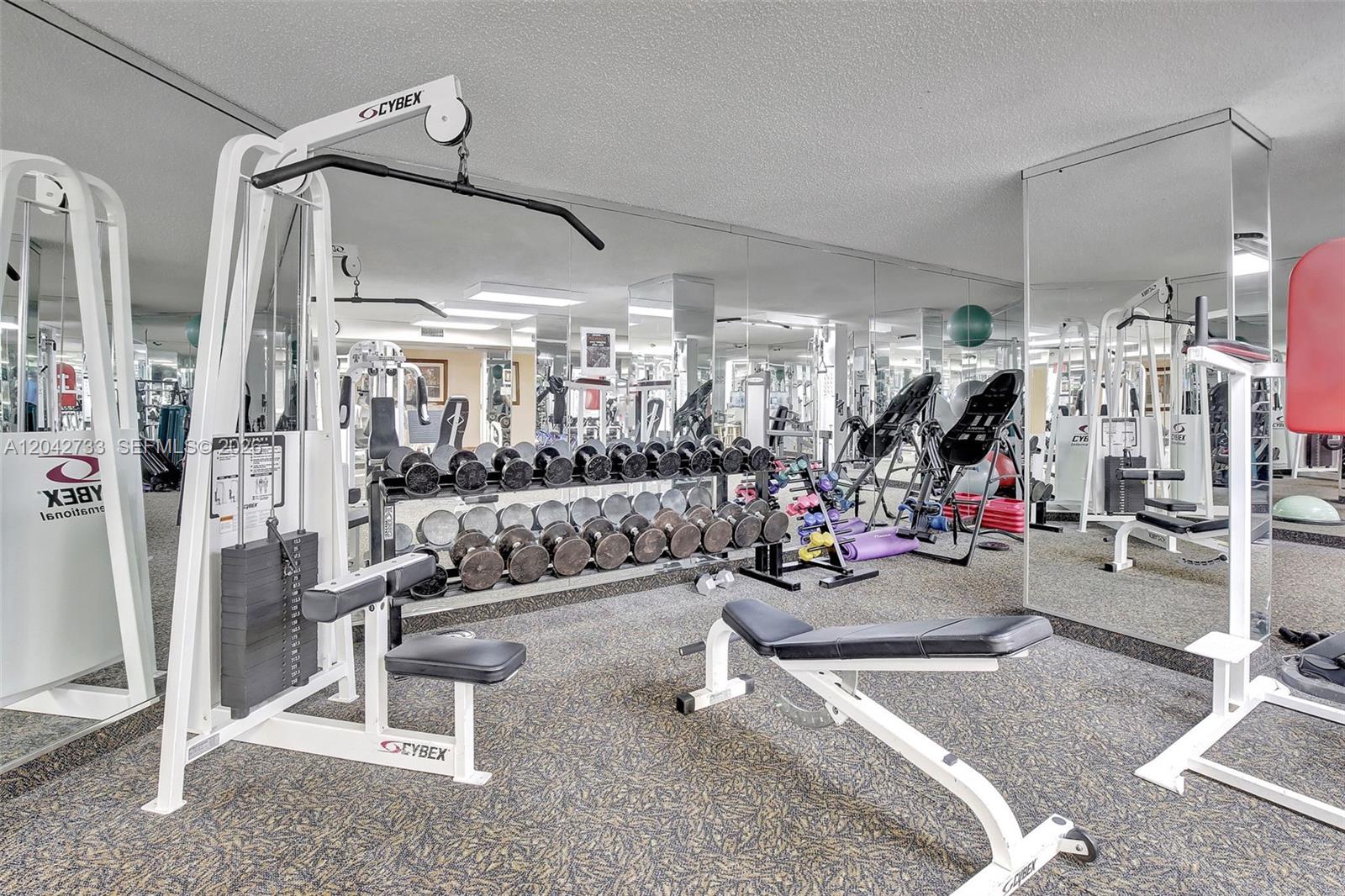 3500 Mystic Pointe Drive