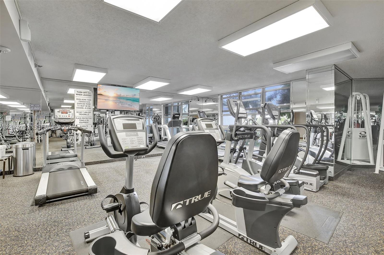3500 Mystic Pointe Drive