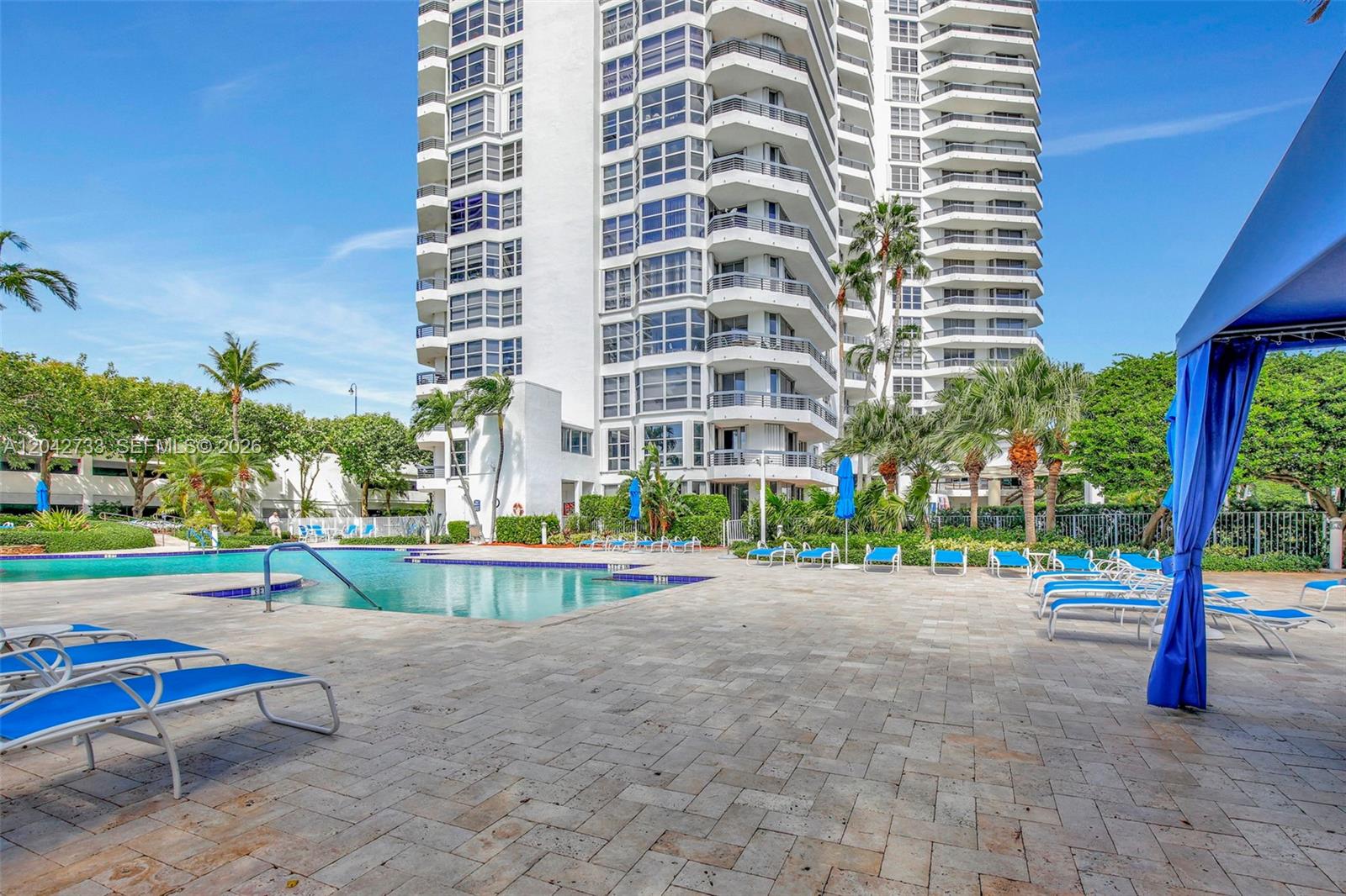 3500 Mystic Pointe Drive