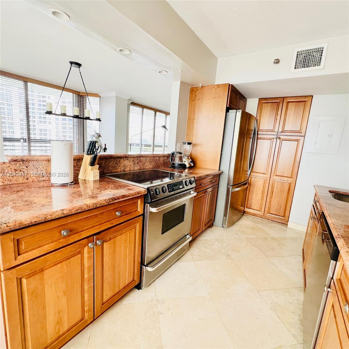 3600 Mystic Pointe Drive