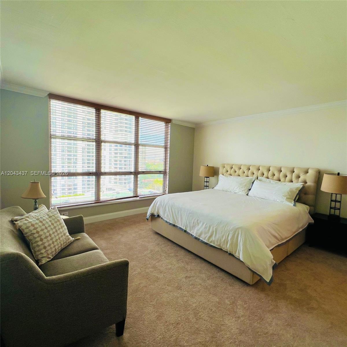 3600 Mystic Pointe Drive
