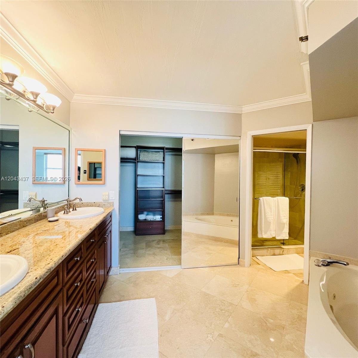 3600 Mystic Pointe Drive