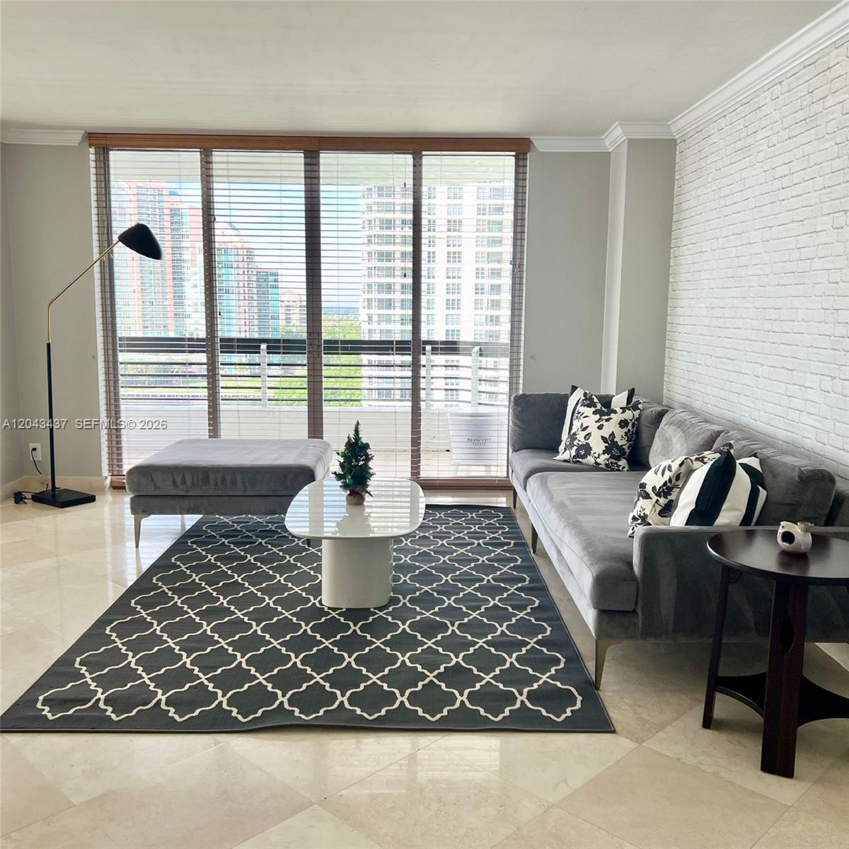 3600 Mystic Pointe Drive