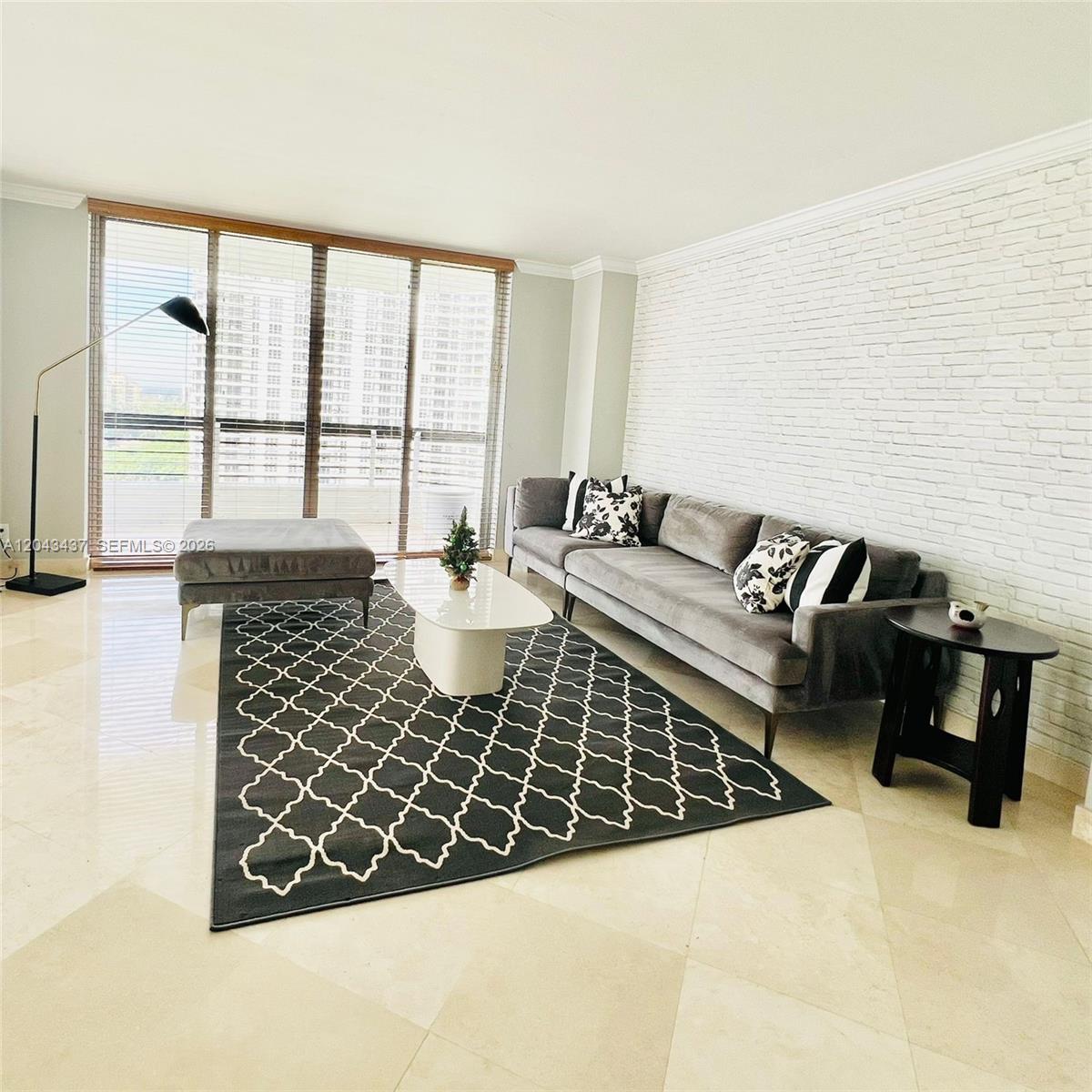 3600 Mystic Pointe Drive