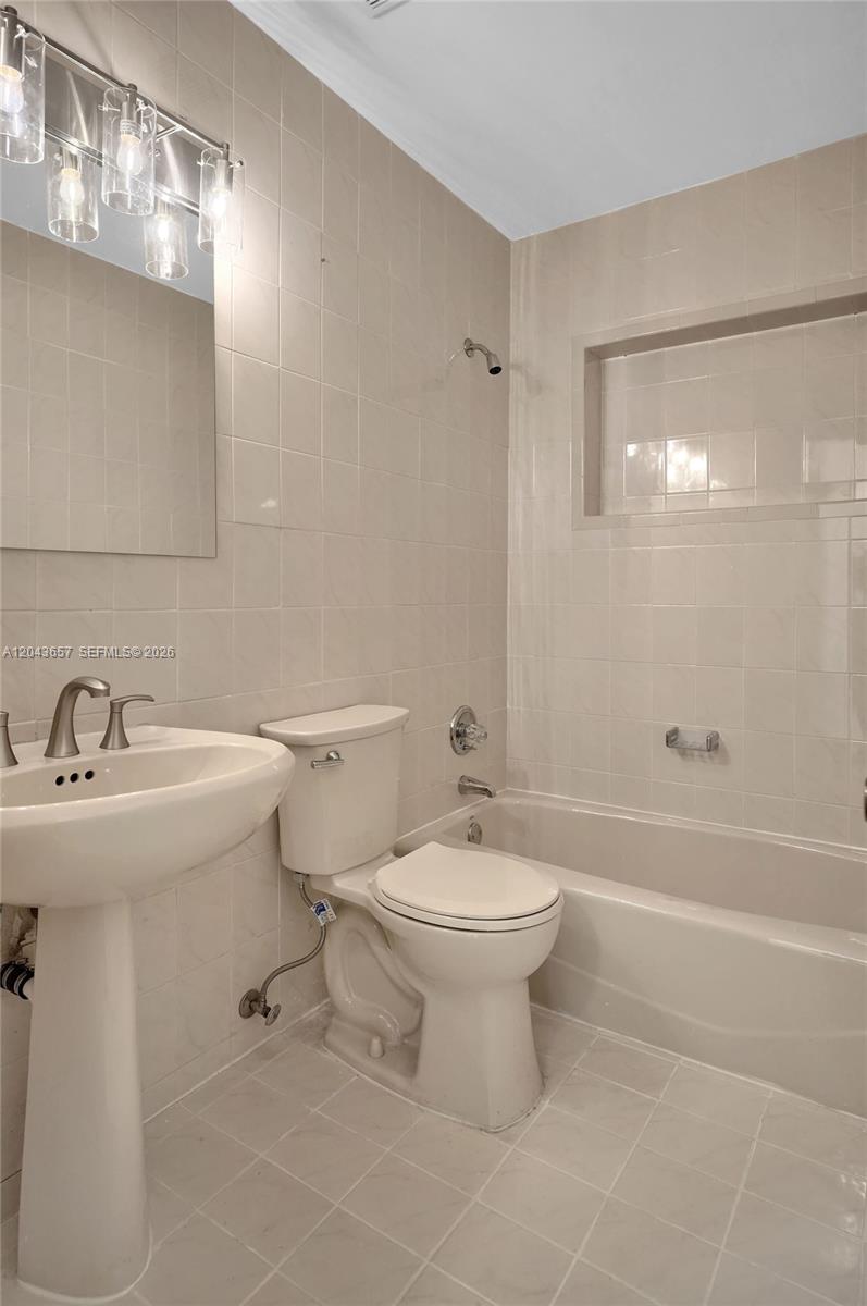 14375 Lake Candlewood Court