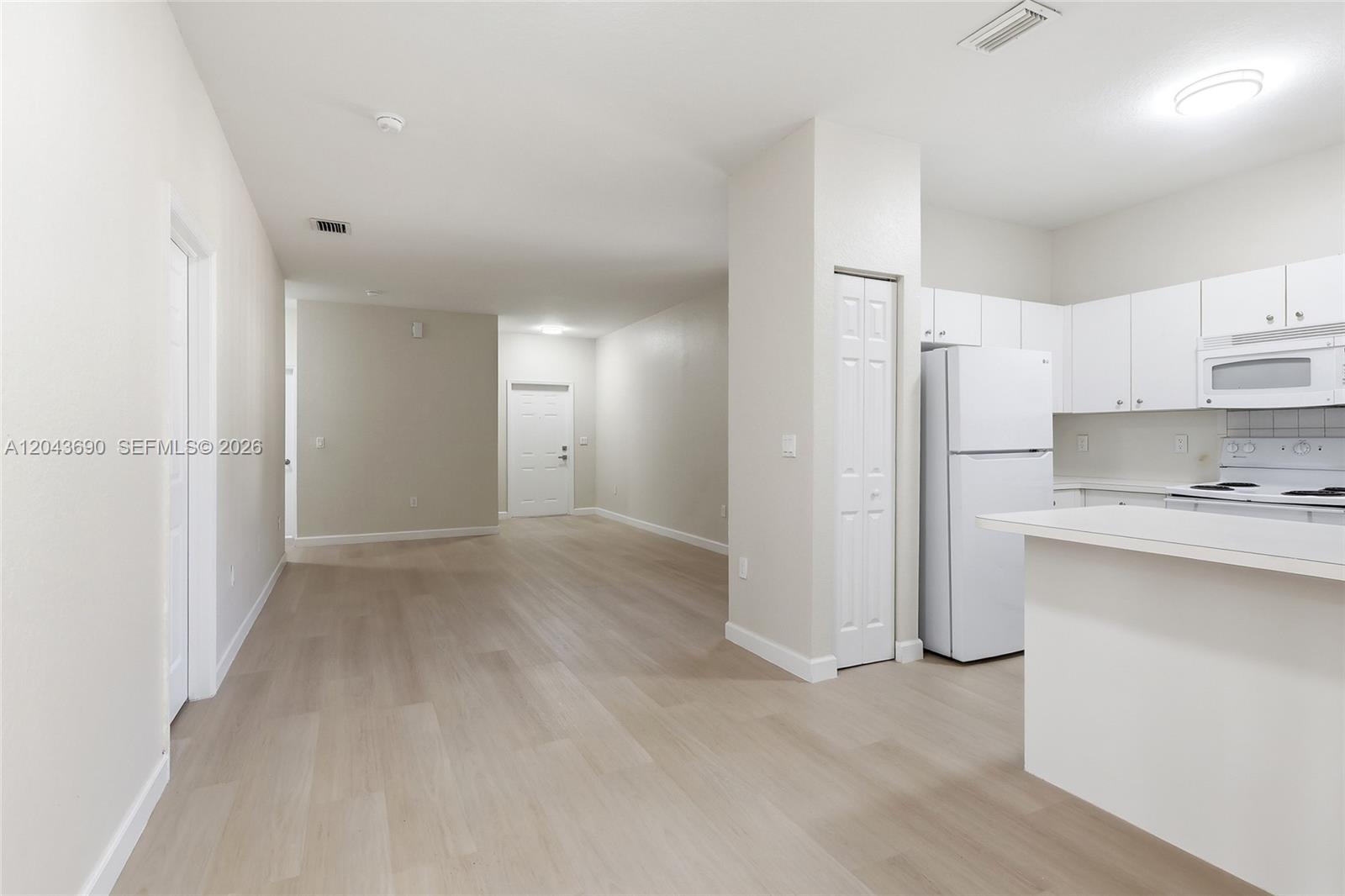 2728 NE 3rd Court
