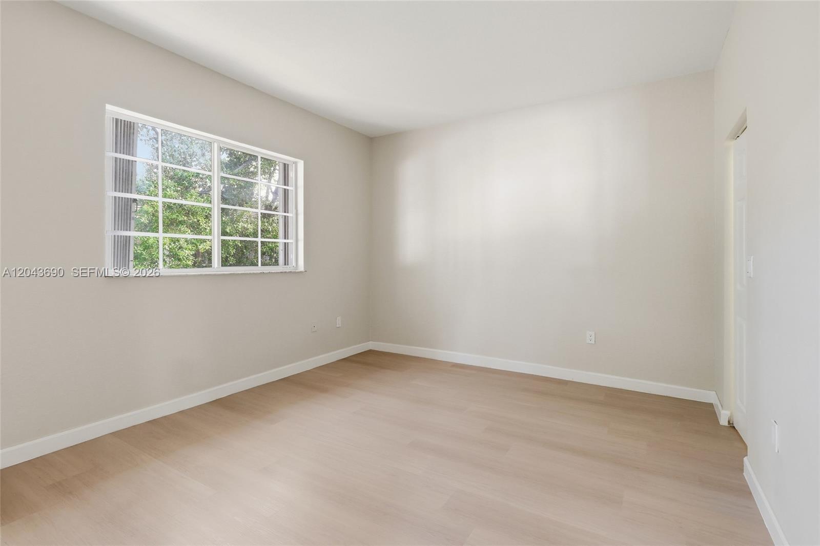 2728 NE 3rd Court