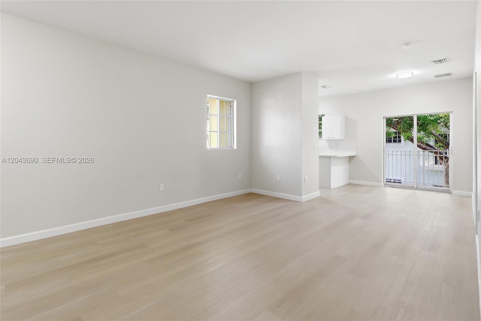 2728 NE 3rd Court