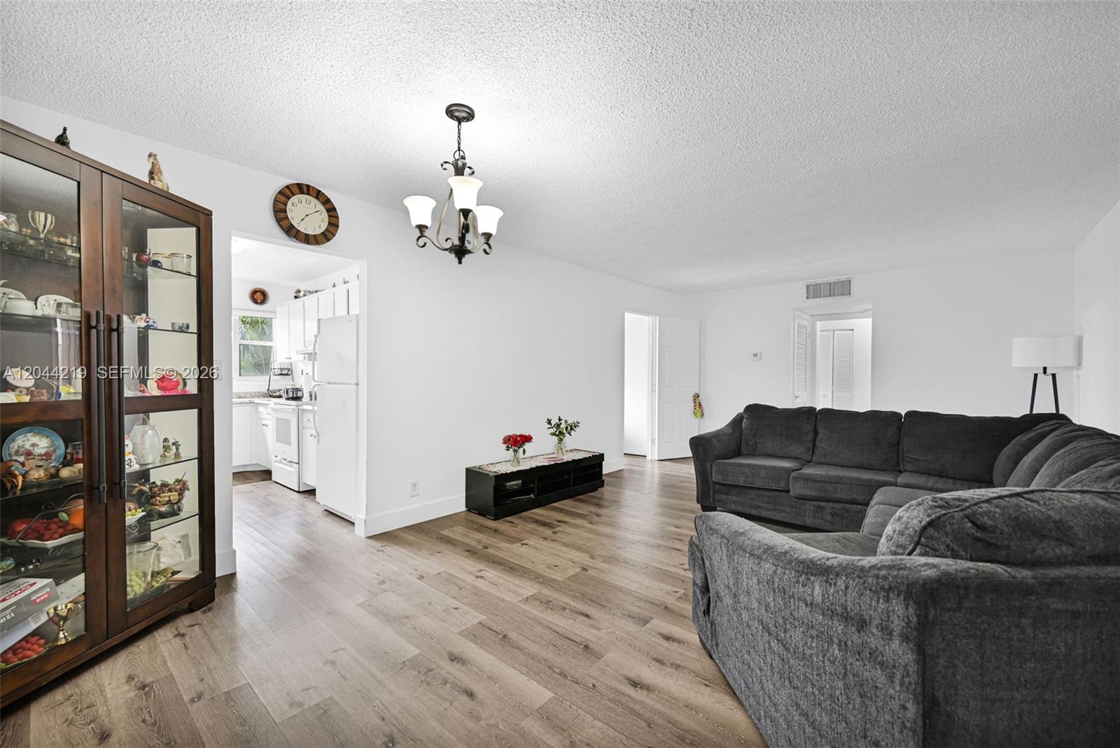 942 NE 199th Street