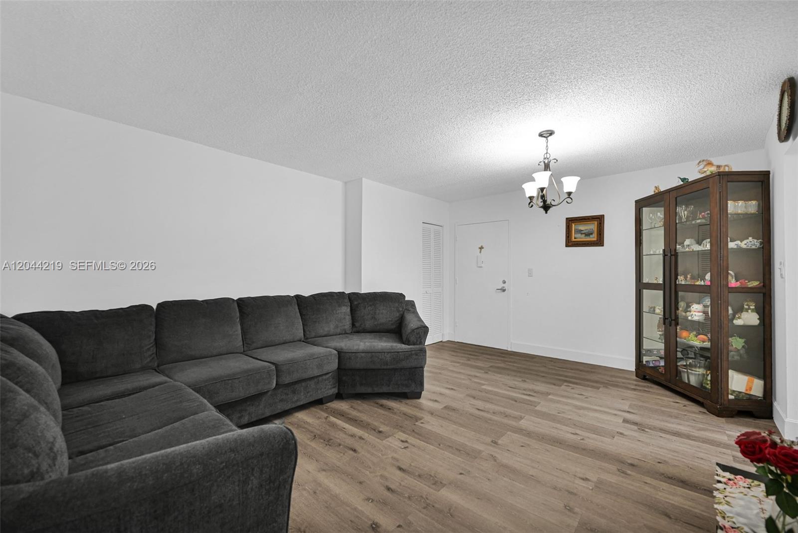 942 NE 199th Street