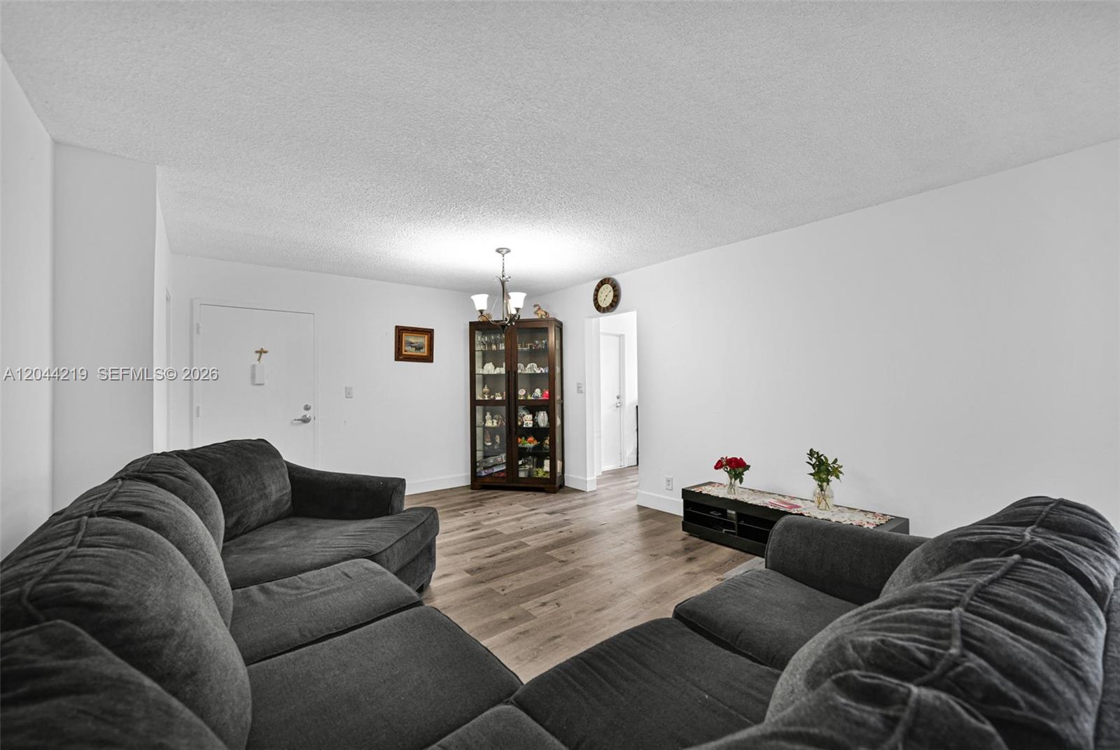 942 NE 199th Street