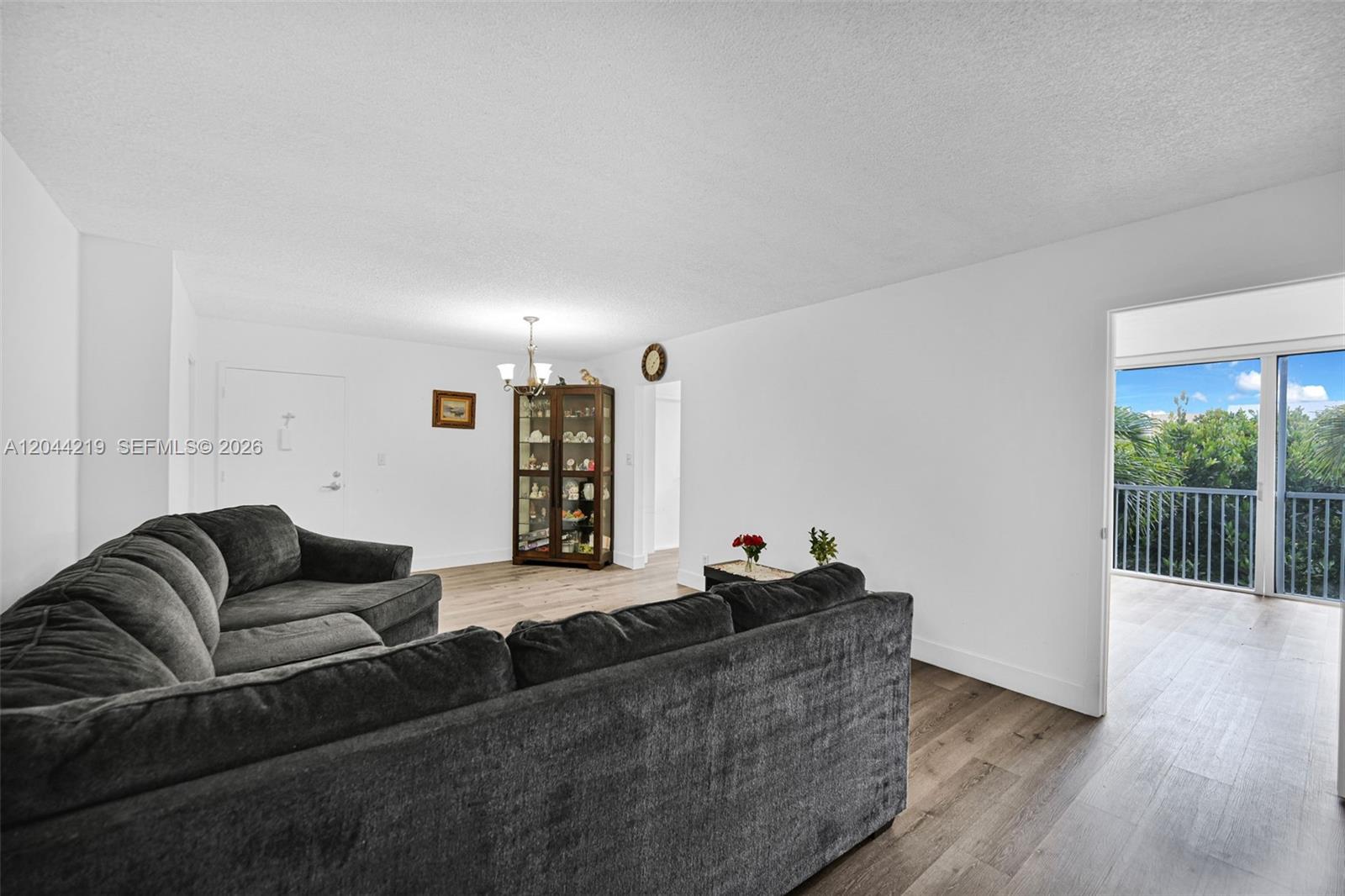 942 NE 199th Street