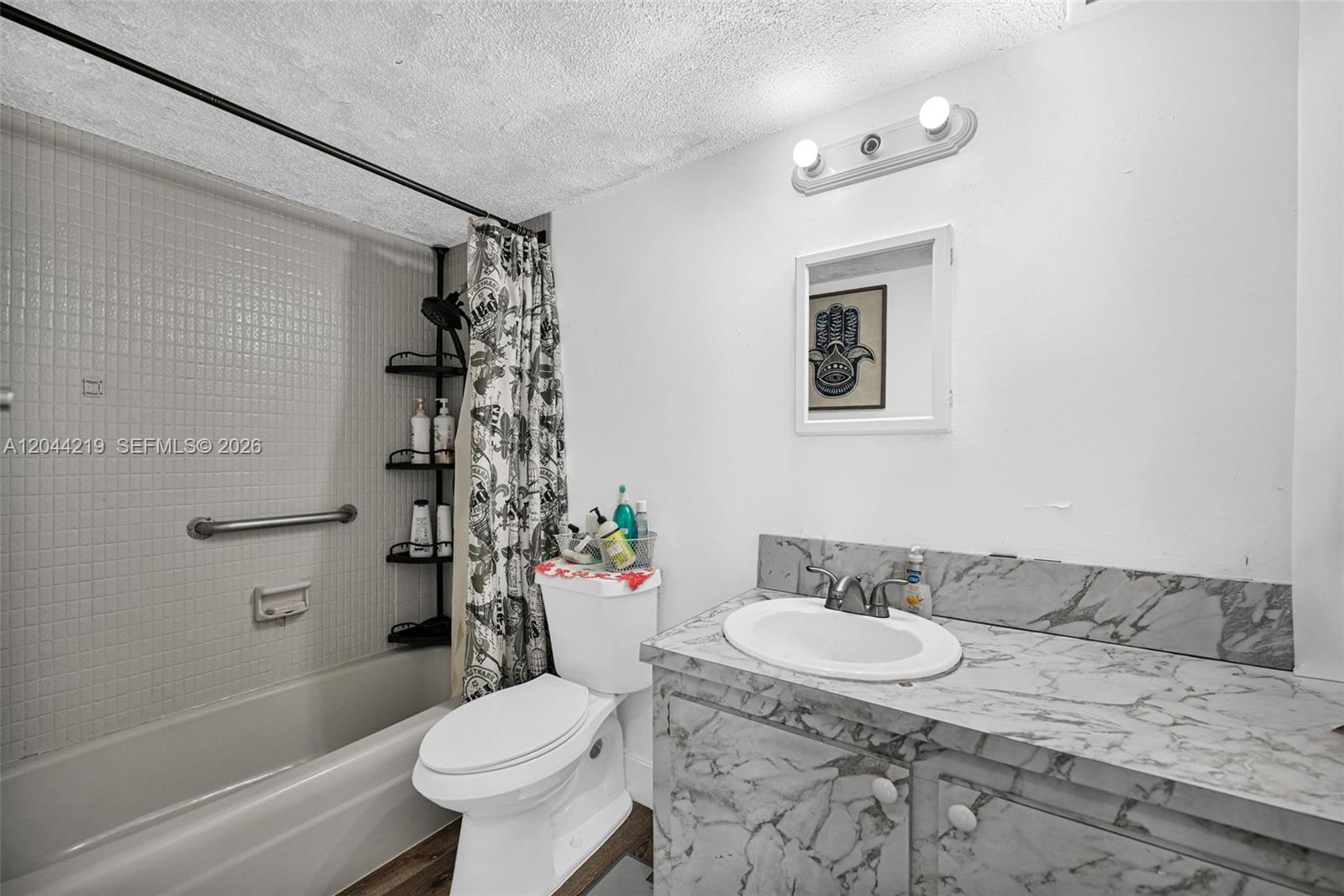 942 NE 199th Street