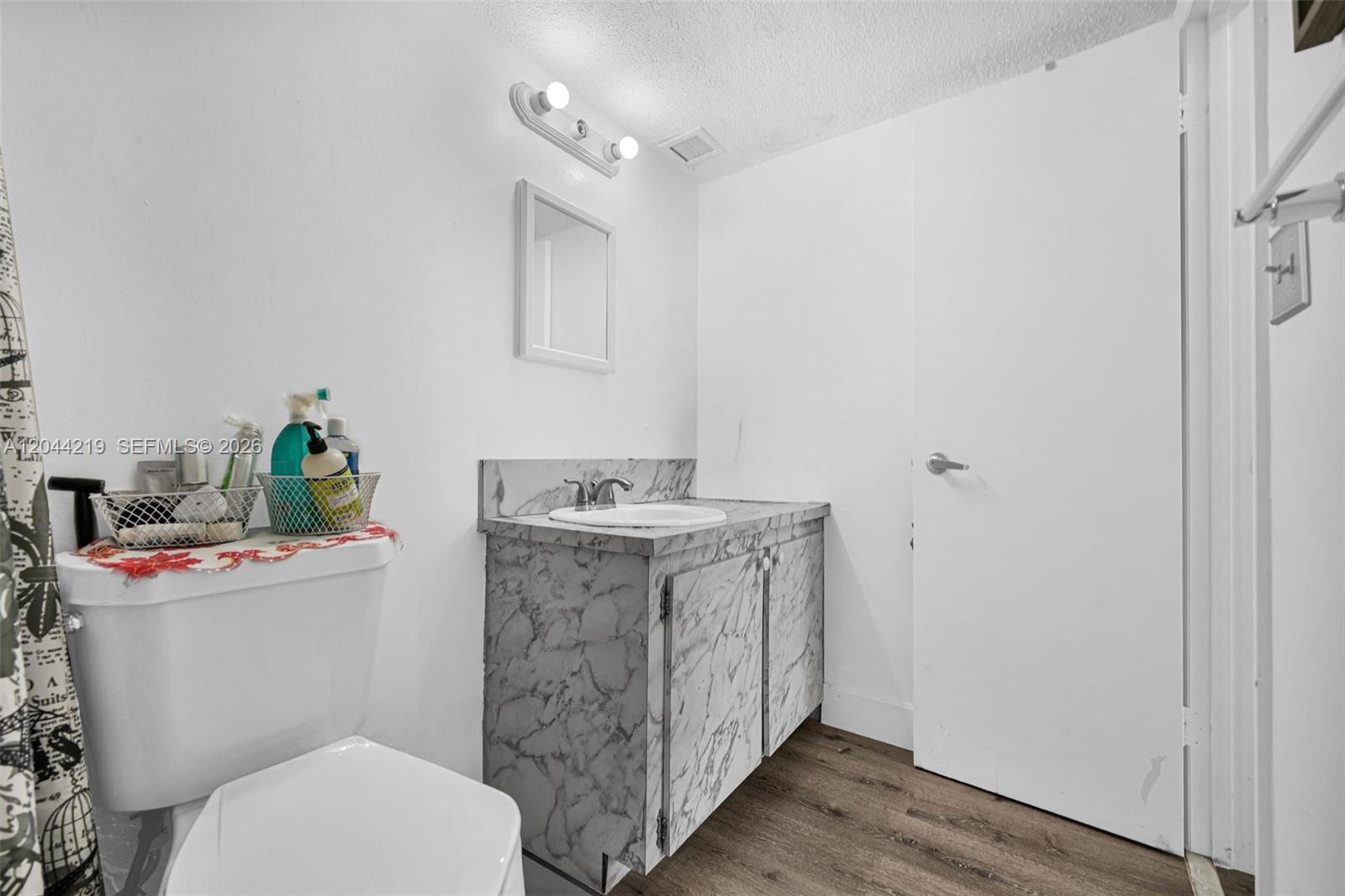 942 NE 199th Street
