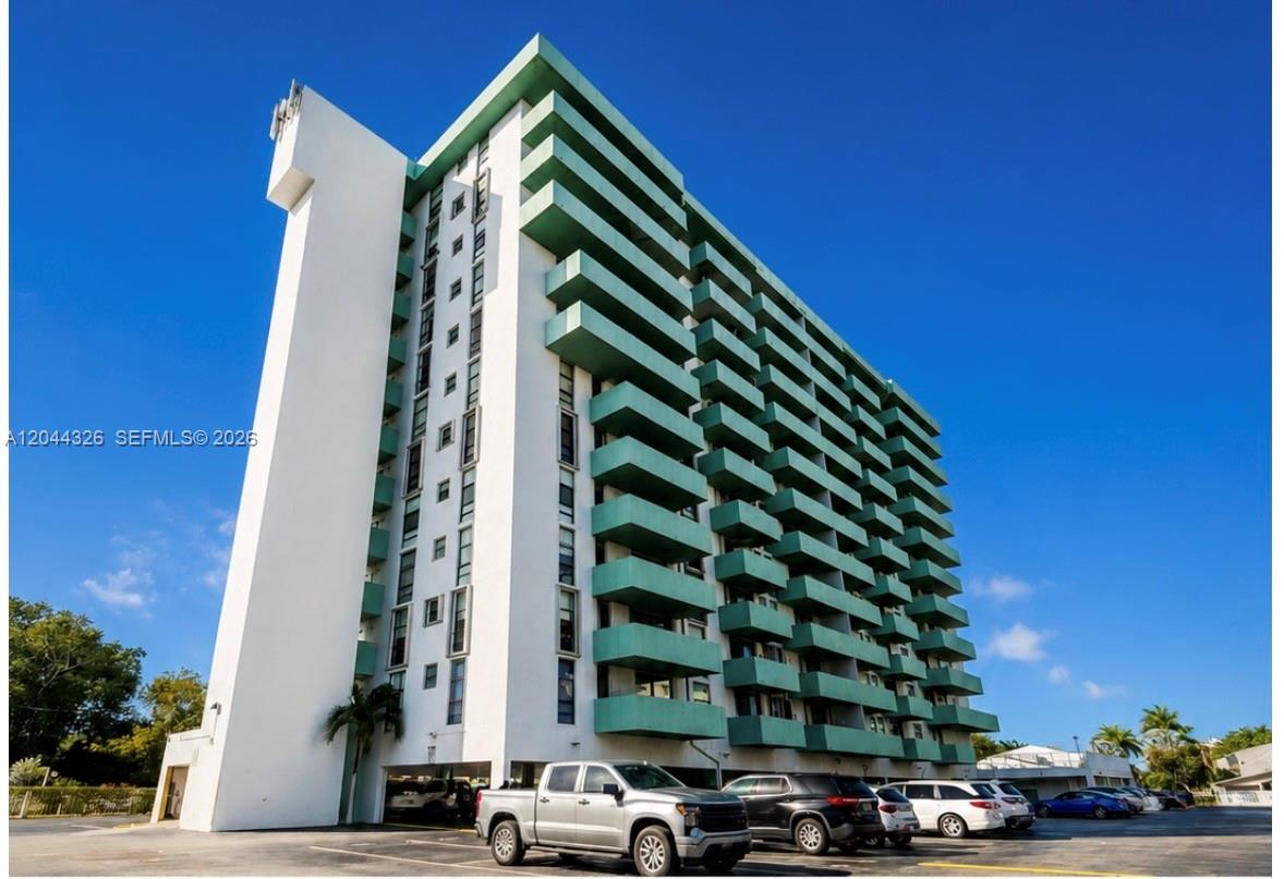 1825 W 44th Place
