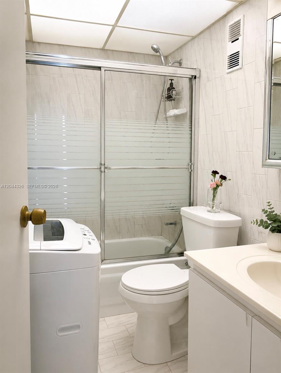 1825 W 44th Place