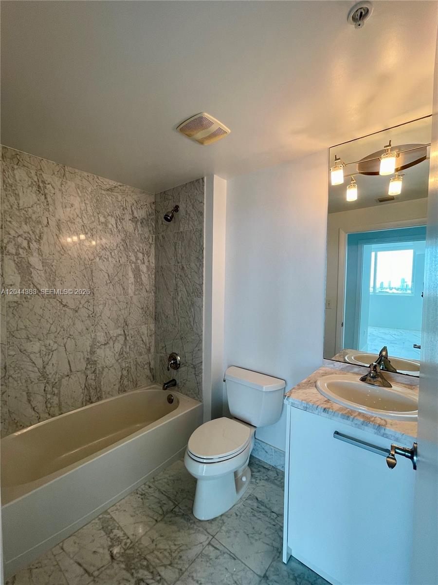 253 NE 2nd Street