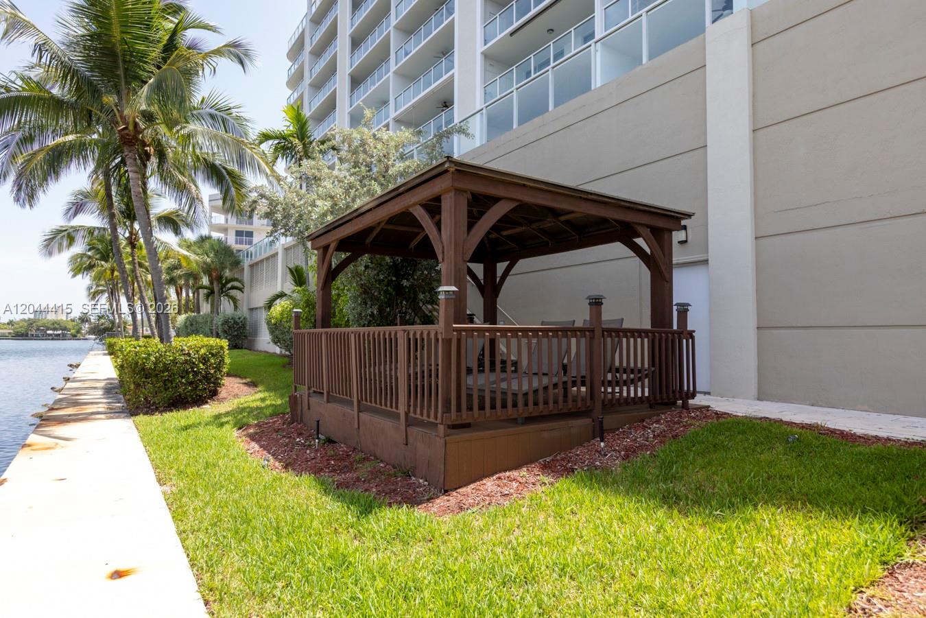 18100 N Bay Road