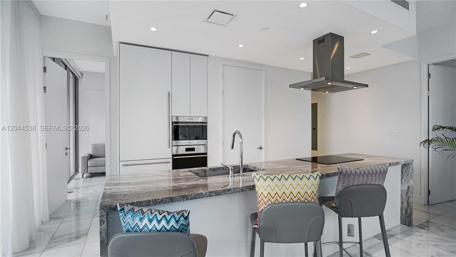 700 NE 26th Terrace