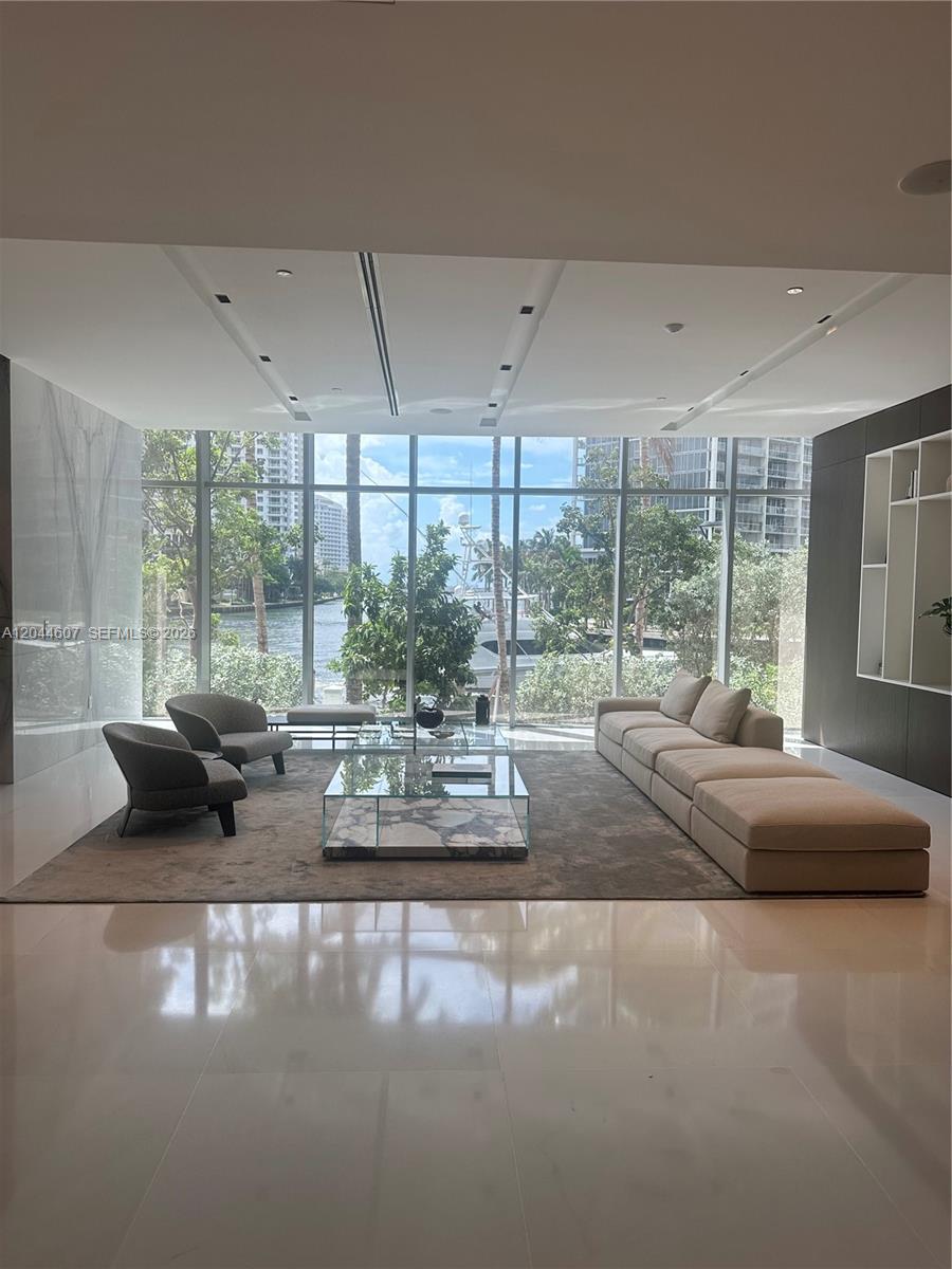 300 Biscayne Blvd Way