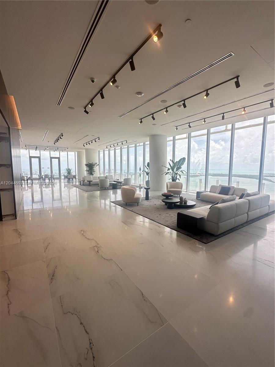 300 Biscayne Blvd Way