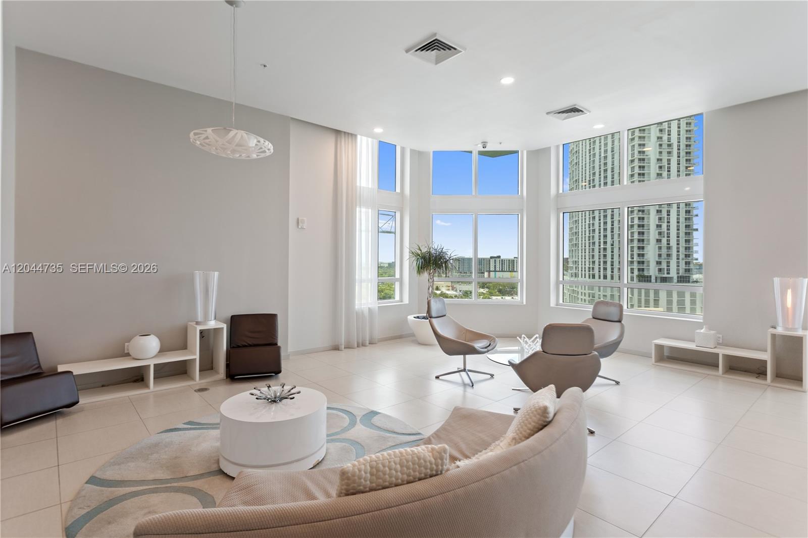 1900 N Bayshore Drive Drive
