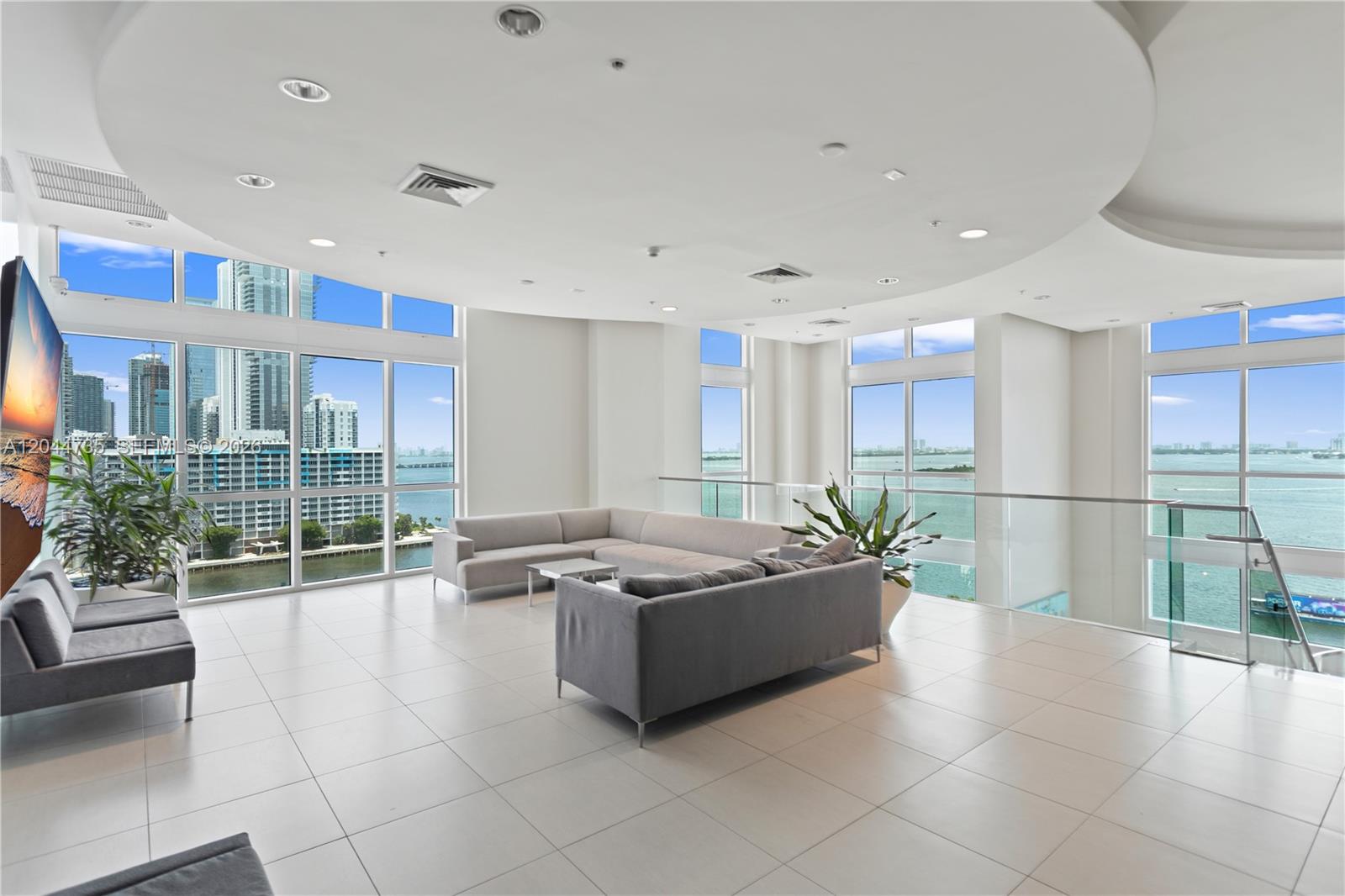 1900 N Bayshore Drive Drive