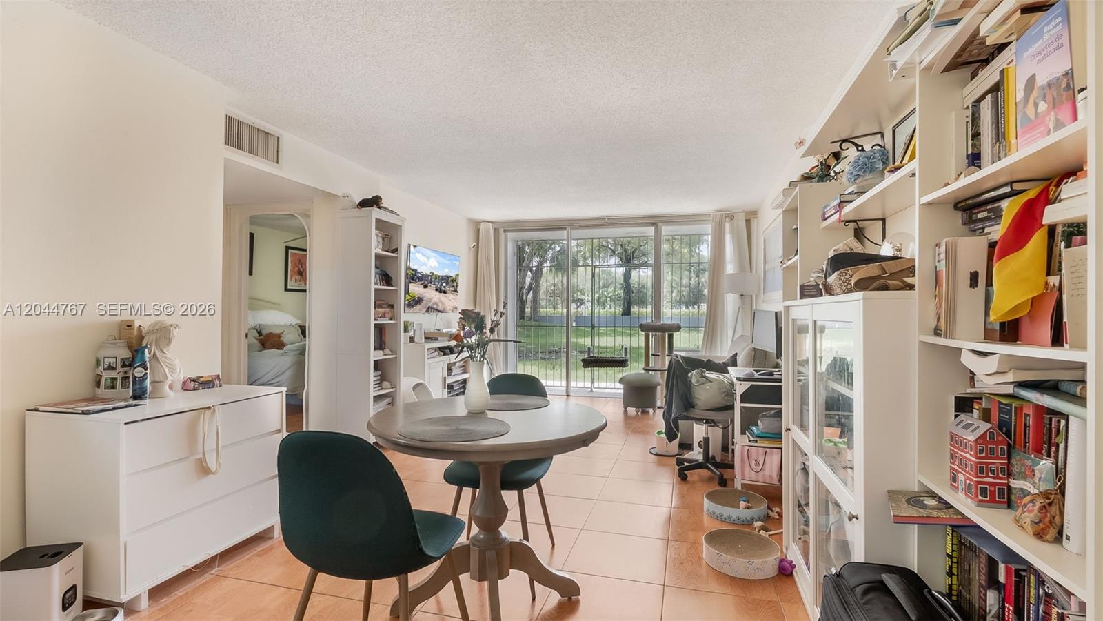 110 Fontainebleau Boulevard
