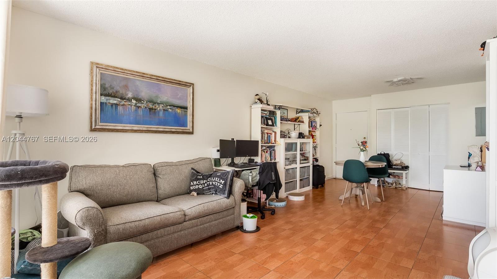 110 Fontainebleau Boulevard