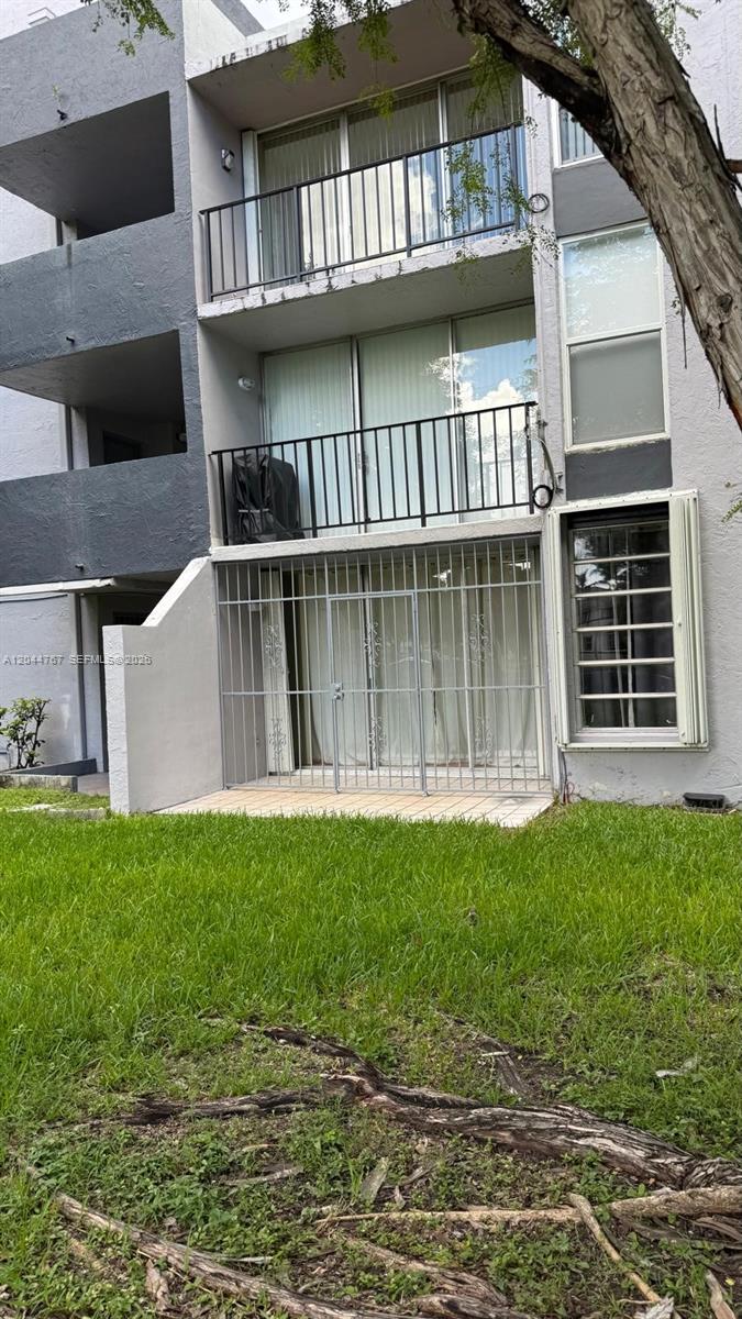 110 Fontainebleau Boulevard