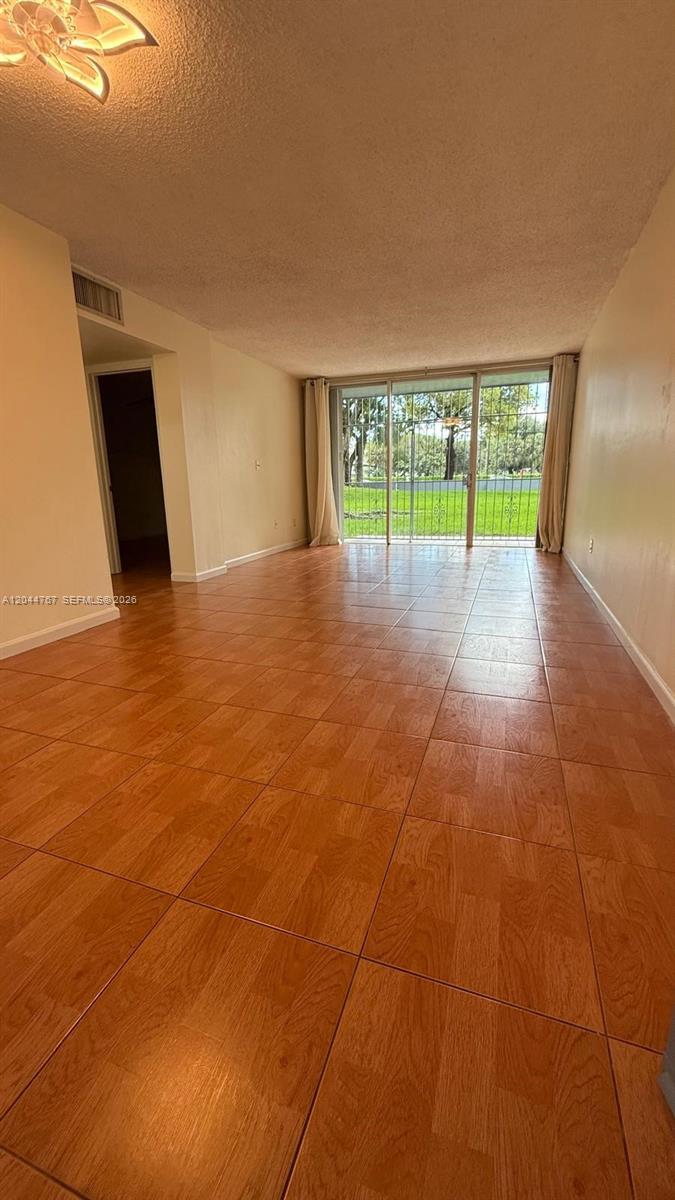 110 Fontainebleau Boulevard
